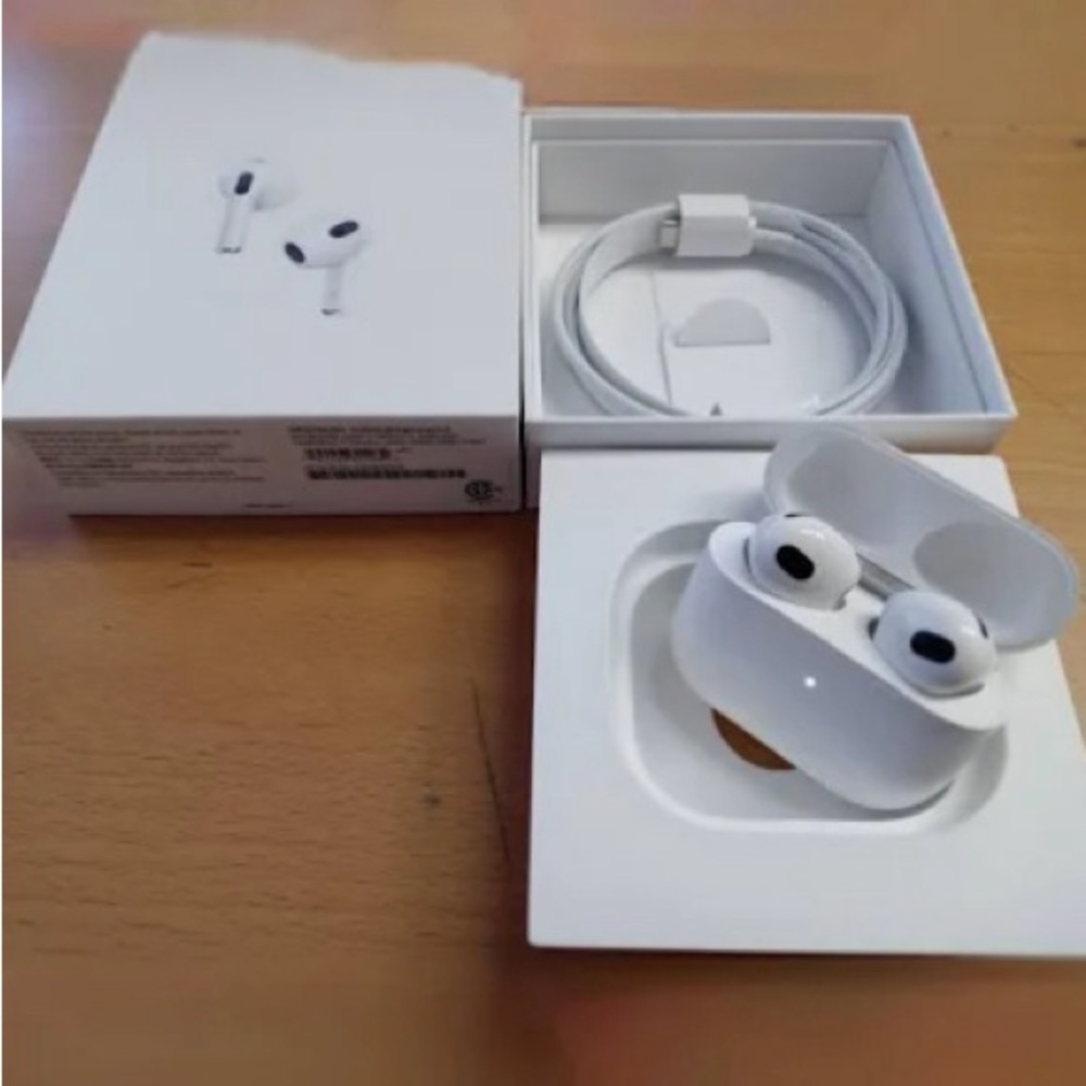 Air pods Gen 3 (Brand New)